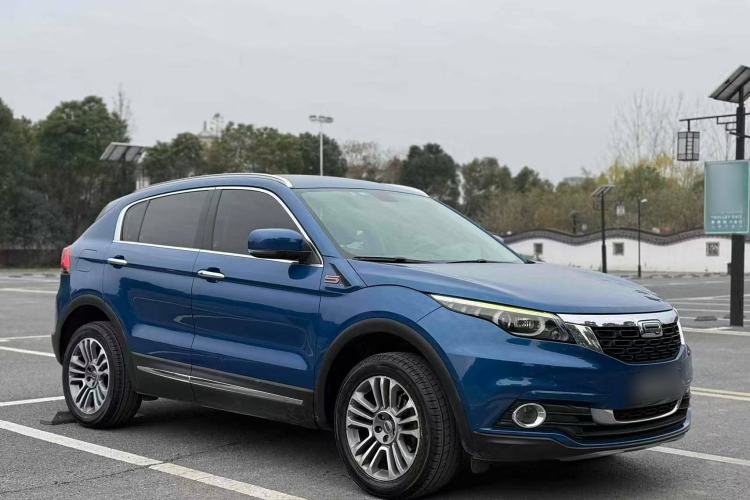 Used Qoros 5 2016 1.6T Automatic Luxury Model Front Right 45 Deg