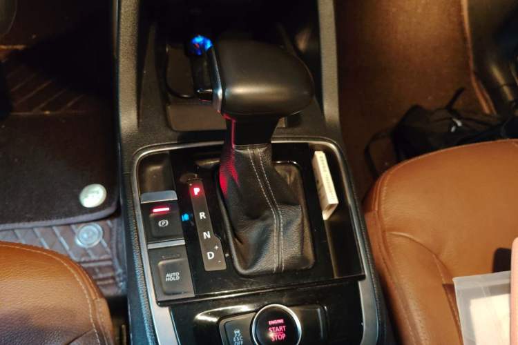 Used Qoros 5 2016 1.6T Automatic Luxury Model Gear Lever