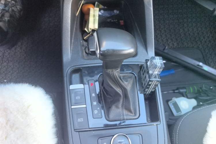 Used Qoros 5 2016 1.6T Automatic Comfort Model Gear Lever