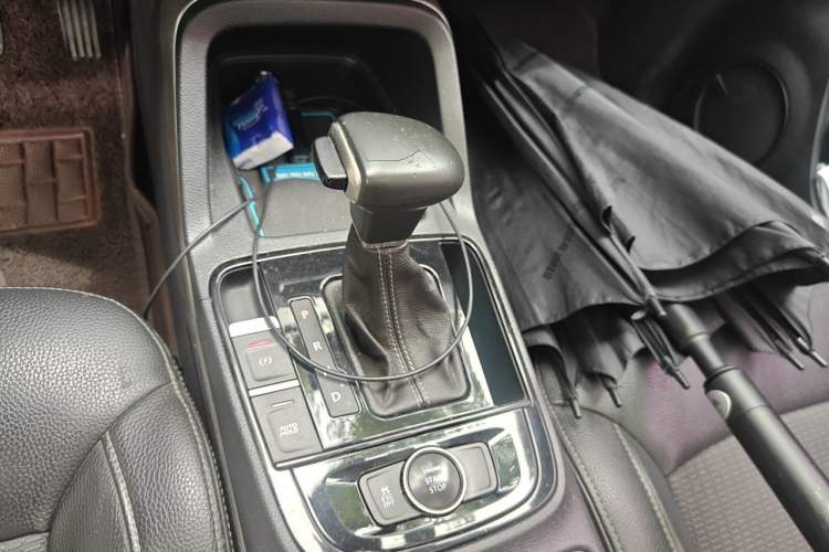 Used Qoros 5 2016 1.6T Automatic Elite Model Gear Lever