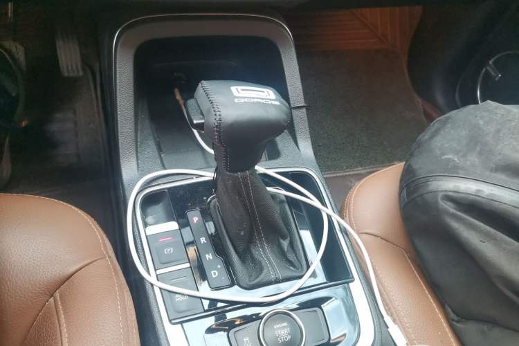 Used Qoros 5 2016 1.6T Automatic Luxury Model Gear Lever