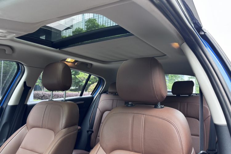 Used Qoros 5 2016 1.6T Automatic Luxury Model Headliner
