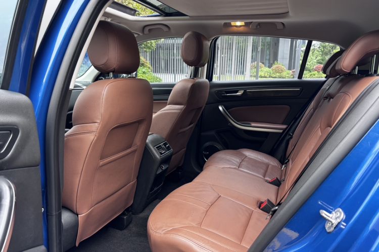 Used Qoros 5 2016 1.6T Automatic Luxury Model Interior 3