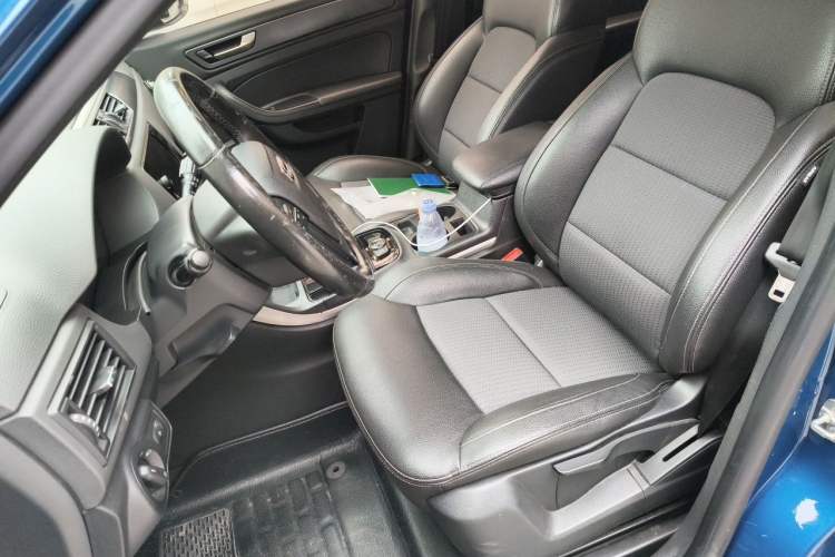 Used Qoros 5 2016 1.6T Automatic Elite Model Left Front Seat
