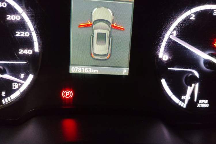Used Qoros 5 2016 1.6T Automatic Luxury Model Odometer Close Up