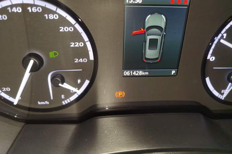 Used Qoros 5 2016 1.6T Automatic Luxury Model Odometer Close Up