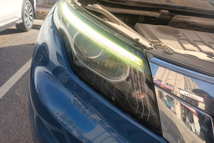 Used Qoros 5 2016 1.6T Automatic Elite Model Right Front Headlight