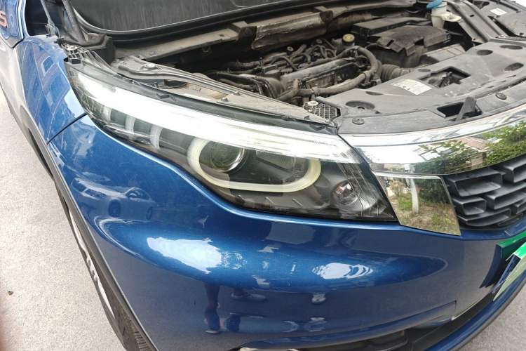 Used Qoros 5 2016 1.6T Automatic Elite Model Right Front Headlight
