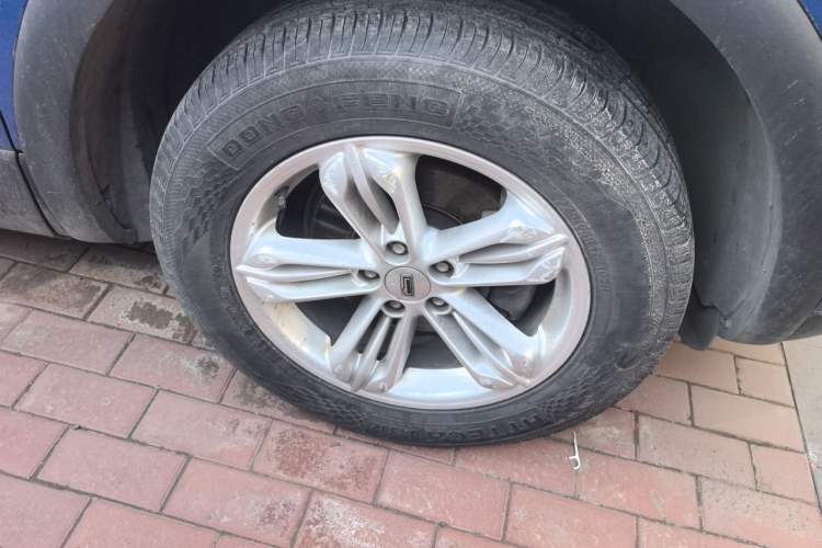 Used Qoros 5 2016 1.6T Automatic Comfort Model Right Front Wheel Hub