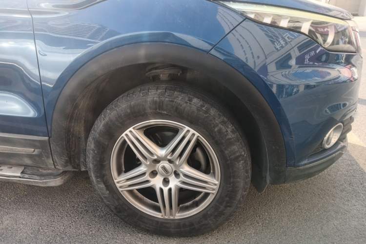 Used Qoros 5 2016 1.6T Automatic Elite Model Right Front Wheel Hub