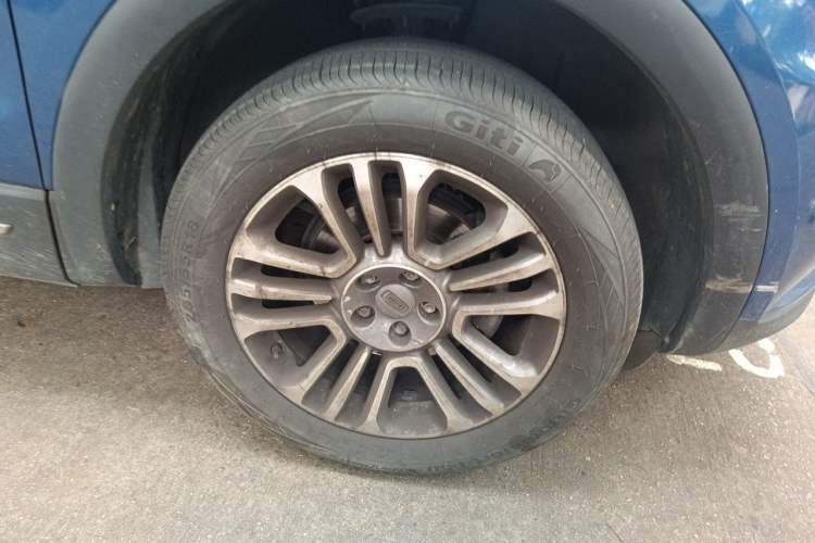 Used Qoros 5 2016 1.6T Automatic Luxury Model Right Front Wheel Hub
