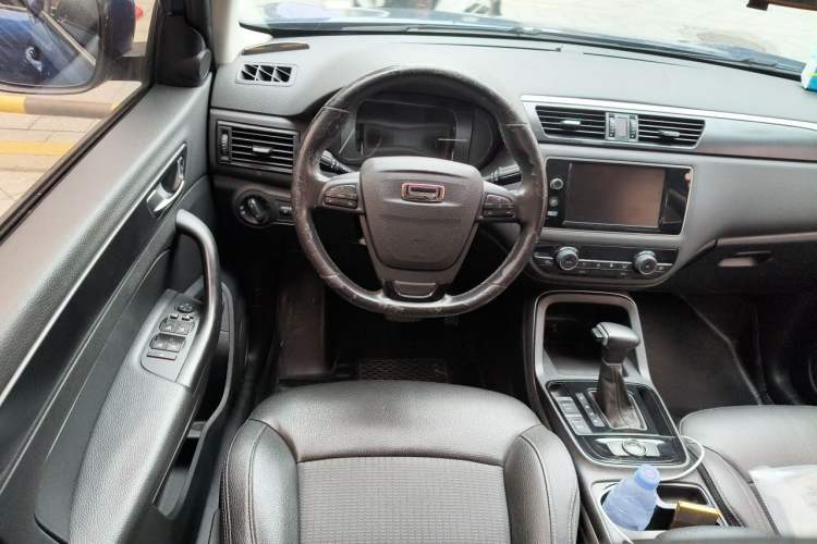 Used Qoros 5 2016 1.6T Automatic Elite Model Steering Wheel