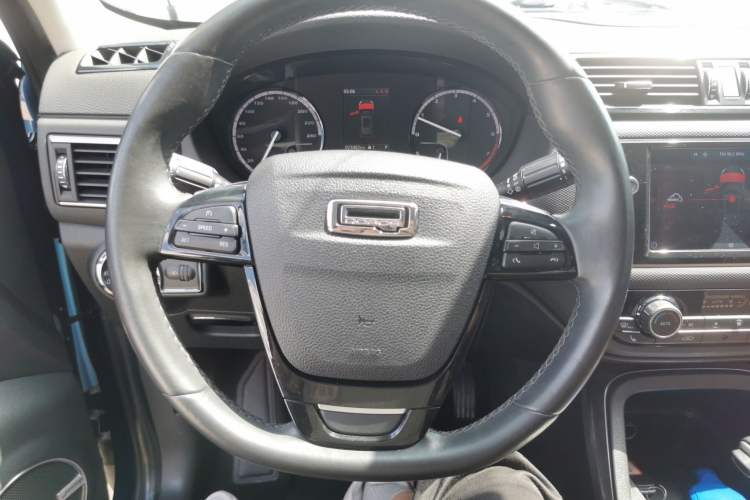Used Qoros 5 2016 1.6T Automatic Luxury Model Steering Wheel