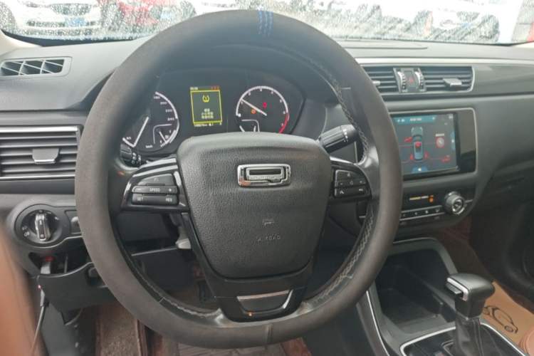 Used Qoros 5 2016 1.6T Automatic Luxury Model Steering Wheel