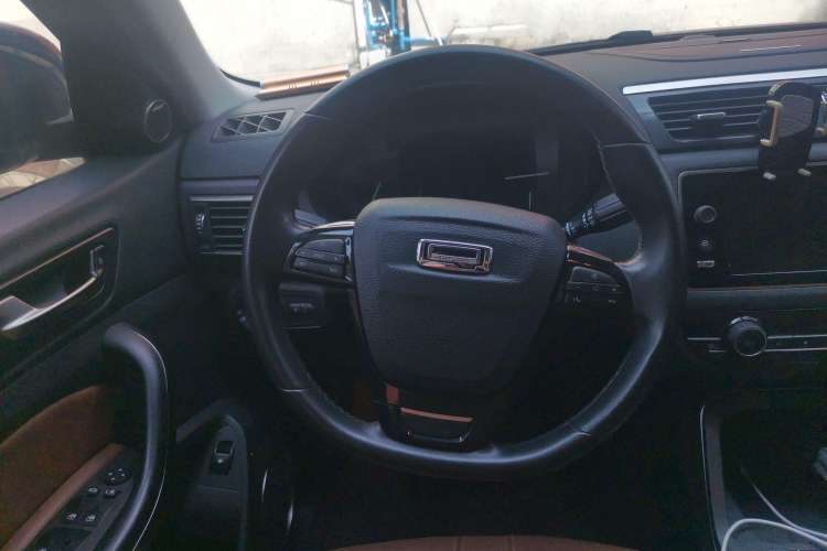 Used Qoros 5 2016 1.6T Automatic Luxury Model Steering Wheel