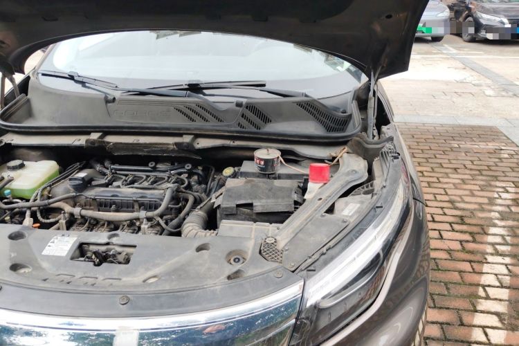Used Qoros 5 2016 1.6T Automatic Elite Model Engine Bay Left