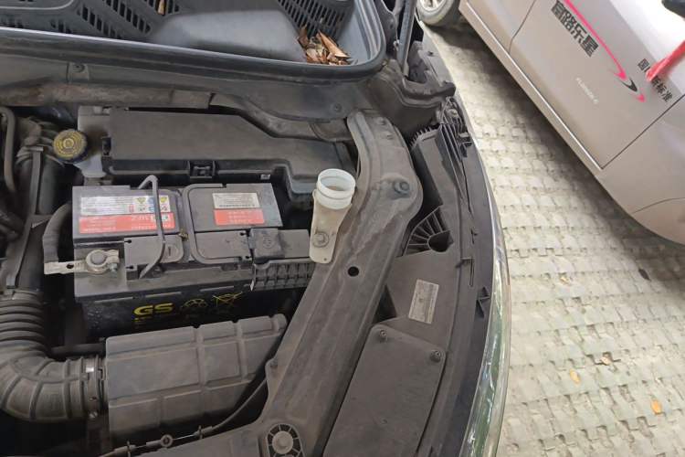 Used Qoros 5 2016 1.6T Automatic Elite Model Engine Bay Left