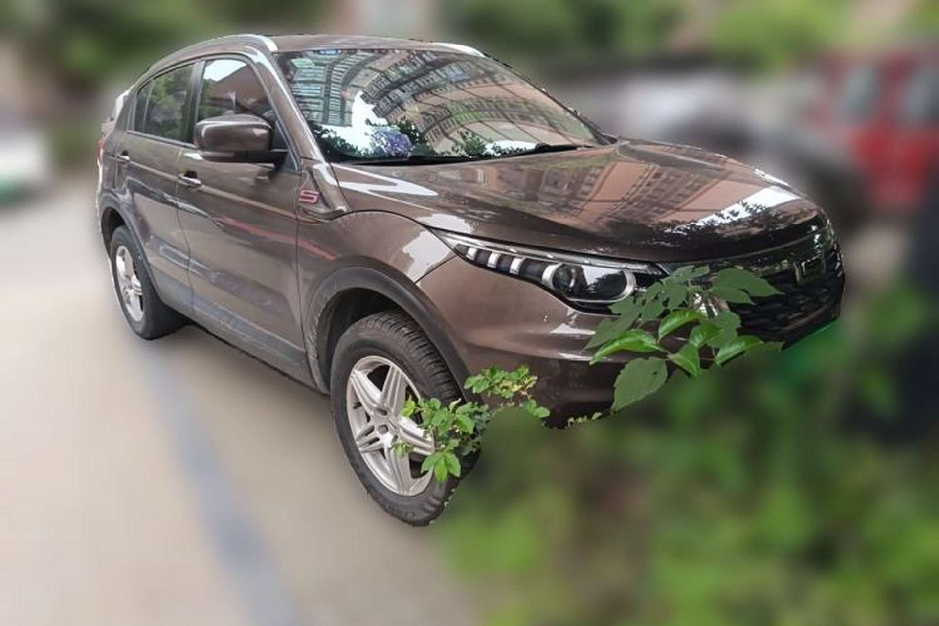 Used Qoros 5 2016 1.6T Automatic Elite Model Front Right 45 Deg
