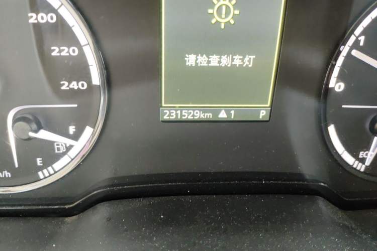 Used Qoros 5 2016 1.6T Automatic Elite Model Odometer Close Up
