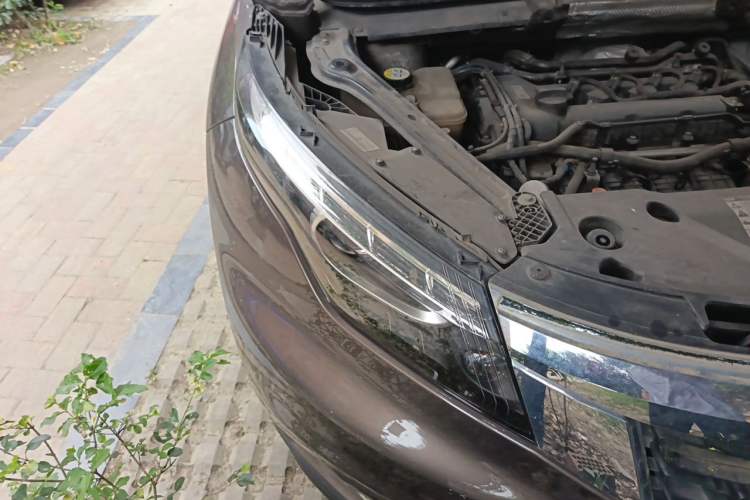 Used Qoros 5 2016 1.6T Automatic Elite Model Right Front Headlight
