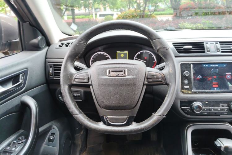 Used Qoros 5 2016 1.6T Automatic Elite Model Steering Wheel