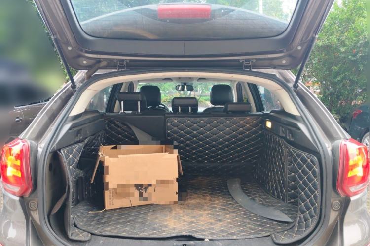 Used Qoros 5 2016 1.6T Automatic Elite Model Trunk
