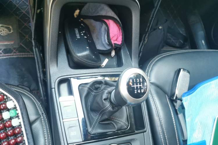 Used Qoros 5 2016 1.6T Manual Fashion Edition Gear Lever