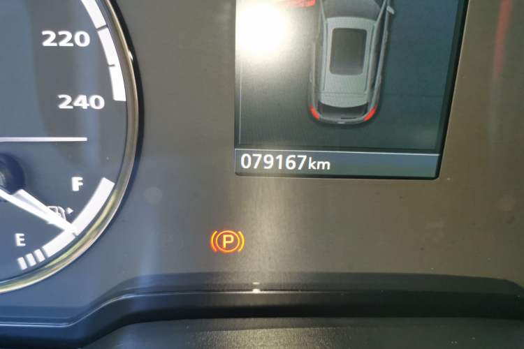 Used Qoros 5 2016 1.6T Manual Fashion Edition Odometer Close Up
