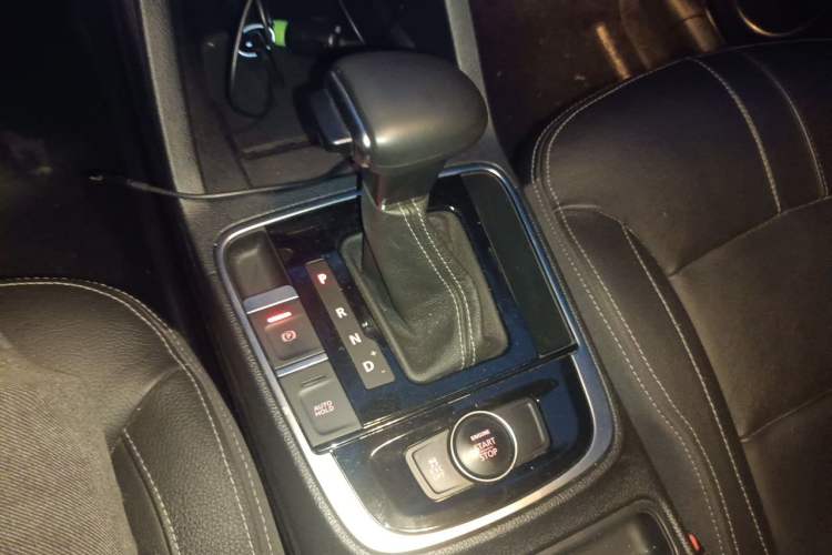 Used Qoros 5 2016 1.6T Automatic Luxury Model Gear Lever