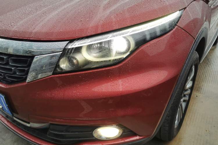 Used Qoros 5 2016 1.6T Automatic Luxury Model Left Front Headlight