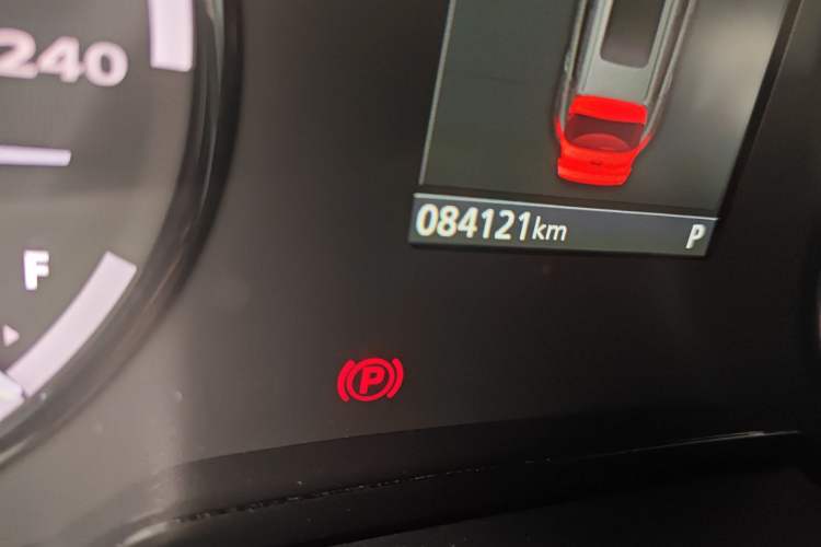 Used Qoros 5 2016 1.6T Automatic Luxury Model Odometer Close Up