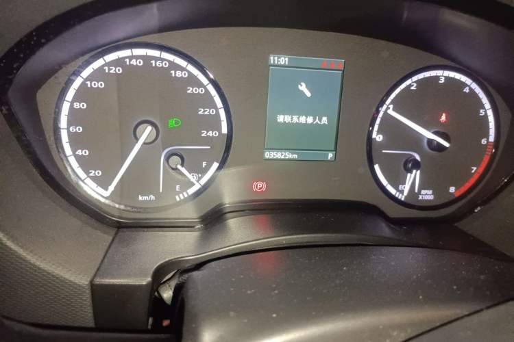 Used Qoros 5 2016 1.6T Automatic Luxury Model Odometer Close Up