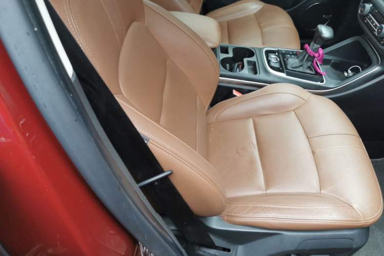 Used Qoros 5 2016 1.6T Automatic Luxury Model Right Front Seat