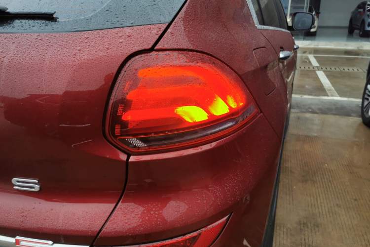Used Qoros 5 2016 1.6T Automatic Luxury Model Right Rear Taillight