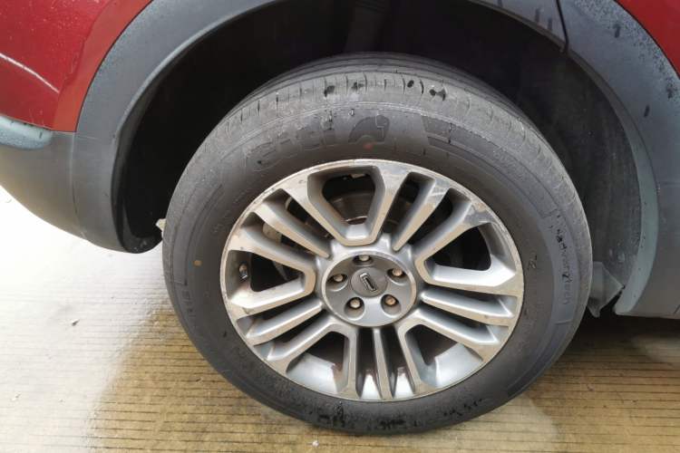 Used Qoros 5 2016 1.6T Automatic Luxury Model Right Rear Wheel Hub