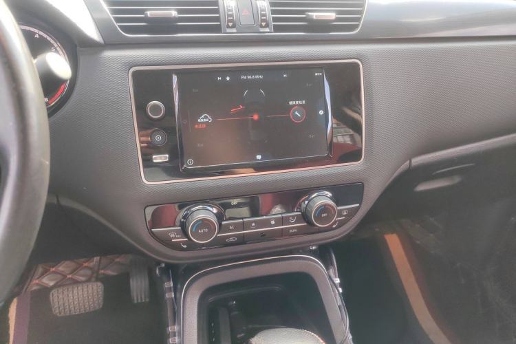 Used Qoros 5 2016 1.6T Automatic Luxury Model Audio And AC Panel