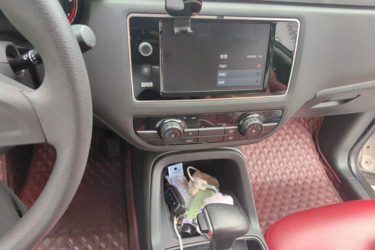Used Qoros 5 2016 1.6T Automatic Comfort Model Audio And AC Panel