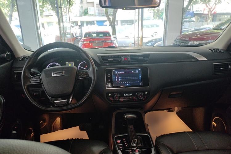 Used Qoros 5 2016 1.6T Automatic Luxury Model Center Console