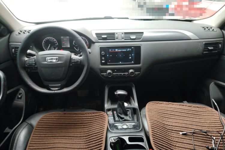 Used Qoros 5 2016 1.6T Automatic Elite Model Center Console