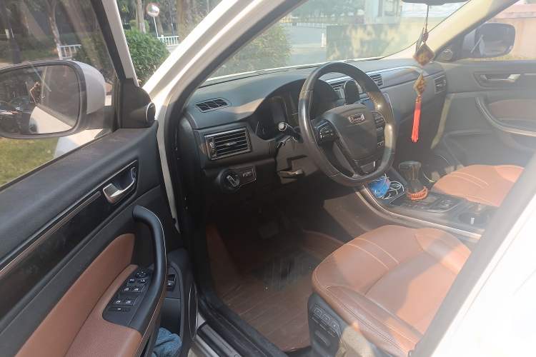 Used Qoros 5 2016 1.6T Automatic Luxury Model Driver Seat