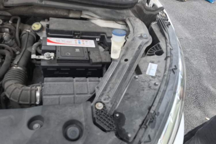 Used Qoros 5 2016 1.6T Automatic Elite Model Engine Bay Left
