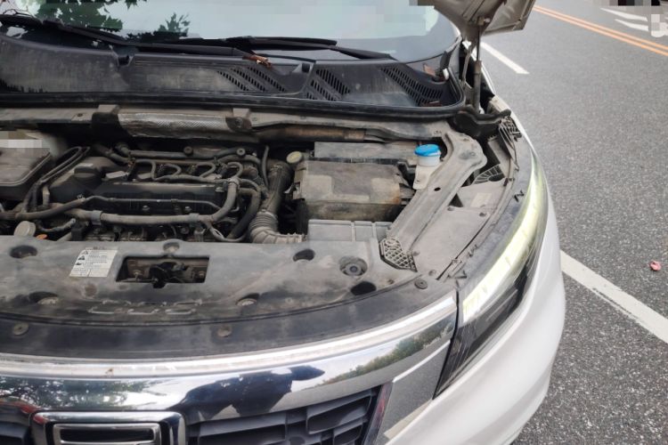 Used Qoros 5 2016 1.6T Automatic Elite Model Engine Bay Left