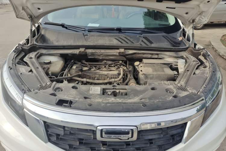 Used Qoros 5 2016 1.6T Automatic Elite Model Engine Bay