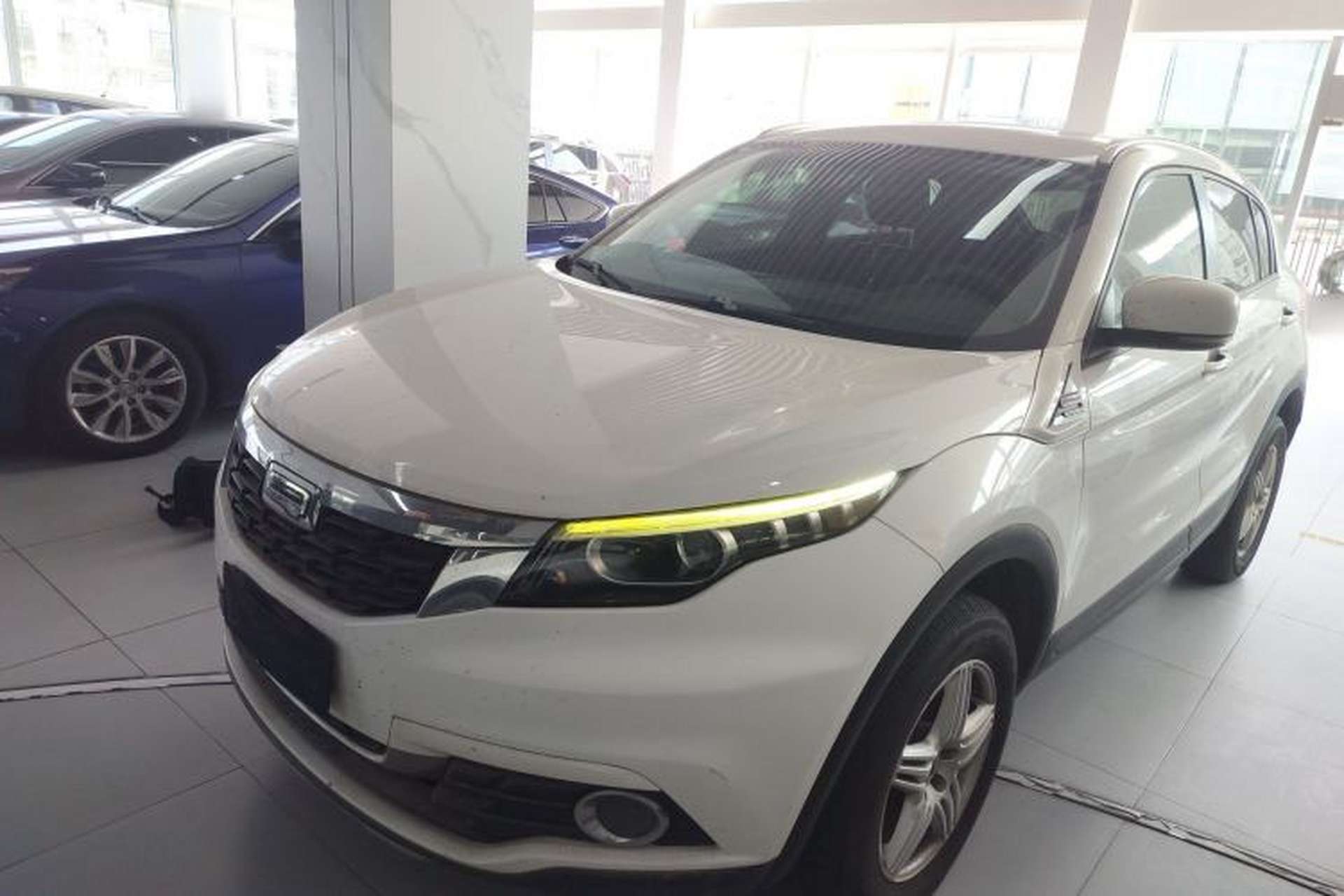 Used Qoros 5 2016 1.6T Automatic Elite Model Front Left 45 Deg