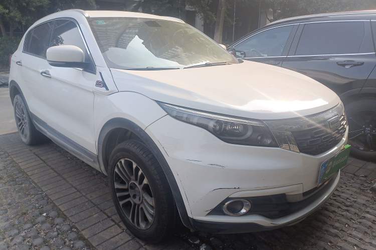 Used Qoros 5 2016 1.6T Automatic Luxury Model Front Right 45 Deg