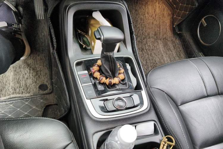 Used Qoros 5 2016 1.6T Automatic Luxury Model Gear Lever