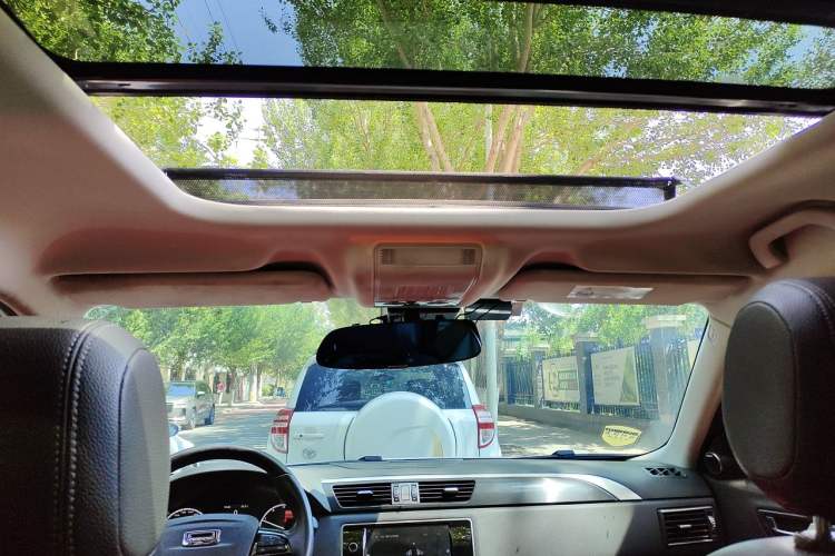 Used Qoros 5 2016 1.6T Automatic Luxury Model Headliner