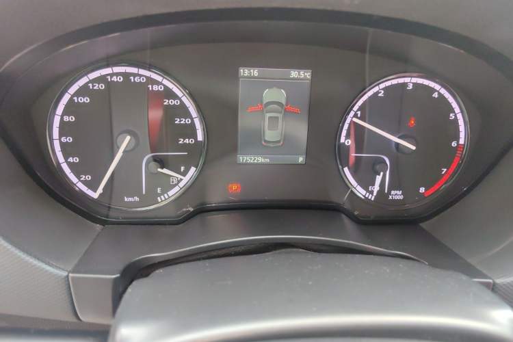 Used Qoros 5 2016 1.6T Automatic Comfort Model Instrument Cluster