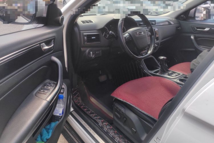 Used Qoros 5 2016 1.6T Automatic Luxury Model Interior 3