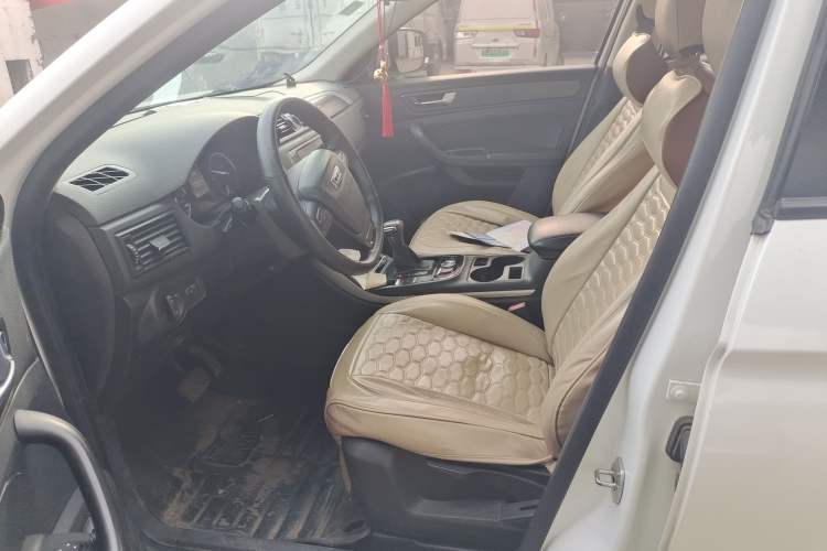 Used Qoros 5 2016 1.6T Automatic Elite Model Interior 3
